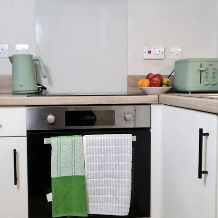 Charming 1-bed Sleeps 2 Parking