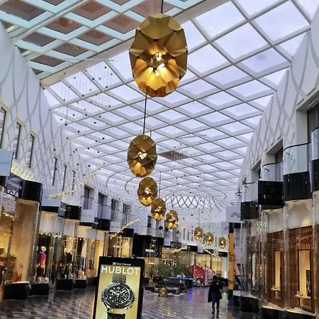 Charming 1-bed Sleeps 2 Parking リーズ