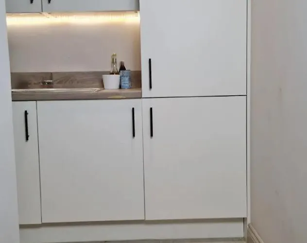 Charming 1-bed Sleeps 2 Parking *